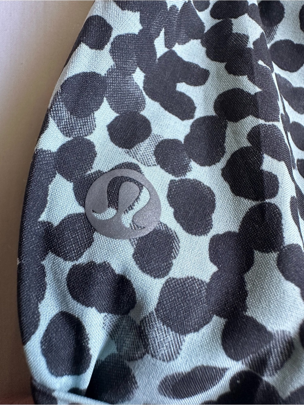 Lululemon Spring Break Away 3” Mint Green with Black Dot Print Drawstring Shorts - Picture 10 of 14